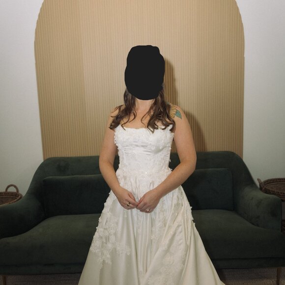 Justin Alexander Signature Amani Wedding Dress - Picture 2 of 6